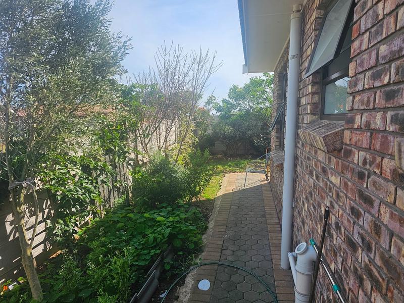 2 Bedroom Property for Sale in Dana Bay Western Cape